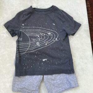 Planet Tee (3T) and shorts (2/3) with pockets